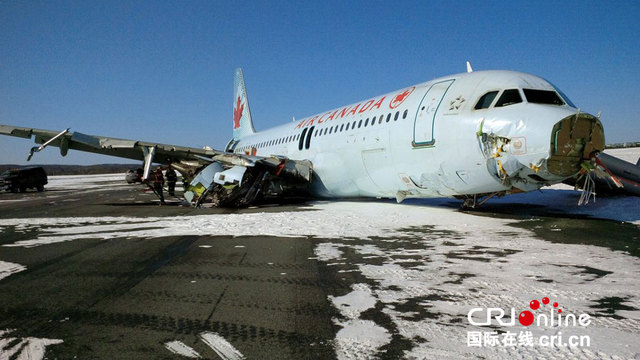 加拿大航空一架客机紧急着陆冲出跑道
