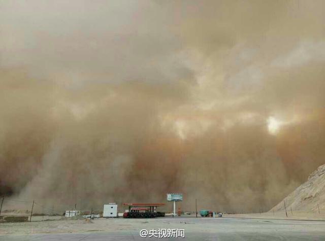 青海格尔木遭巨型沙尘暴袭击 犹如现实版《星际穿越》