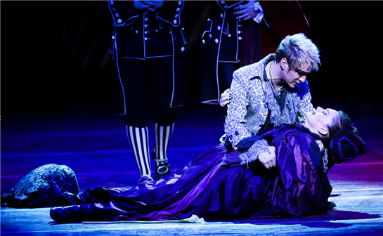 法语音乐剧《摇滚莫扎特》绽放古城西安 摇滚古典燃出万种可能