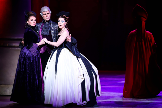 法语音乐剧《摇滚莫扎特》绽放古城西安 摇滚古典燃出万种可能