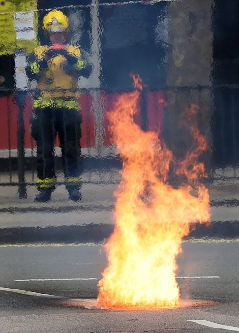 英國倫敦市中心電纜起火 逾兩千人被疏散
