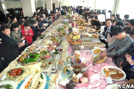朝鲜料理节展出各式特色料理 厨师现场表演