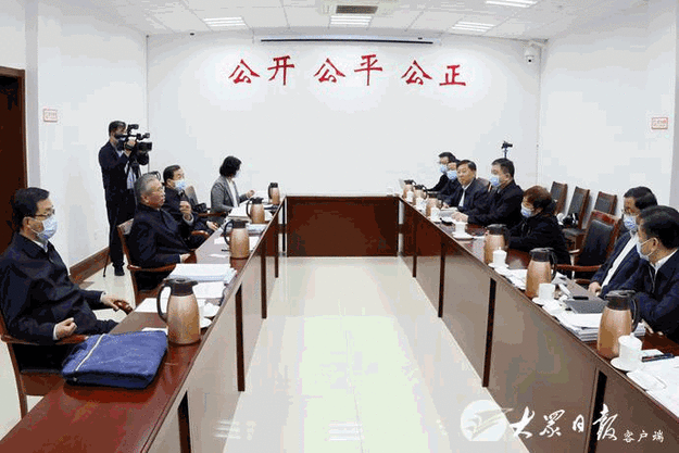 刘家义在济南接待群众来访 依法合理合情解决群众诉求