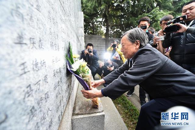 南京大屠杀幸存者及遇难者亲属举行“清明祭”