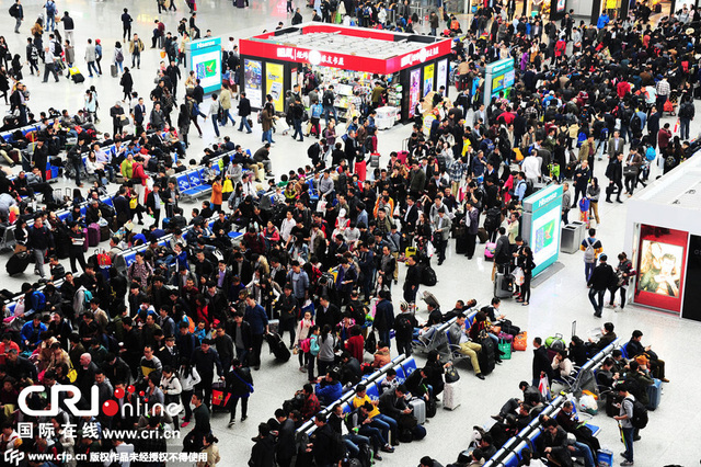 全国各地迎来清明小长假返程客流高峰