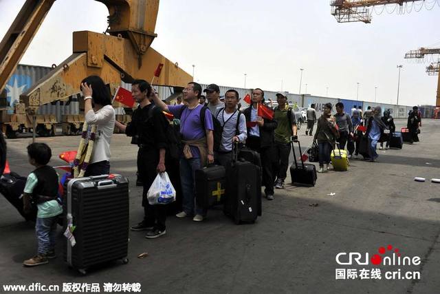 最后一批在也门中国公民撤离