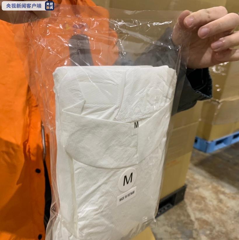 38万套防护服!海外多国防疫物资乘包机抵沪驰援