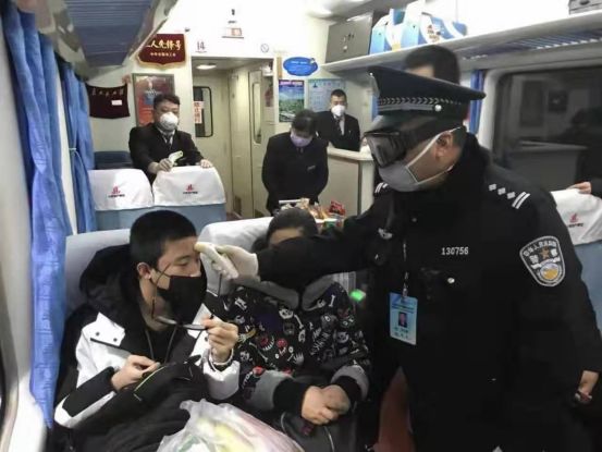 黑河：疫情当前，人民警察不退