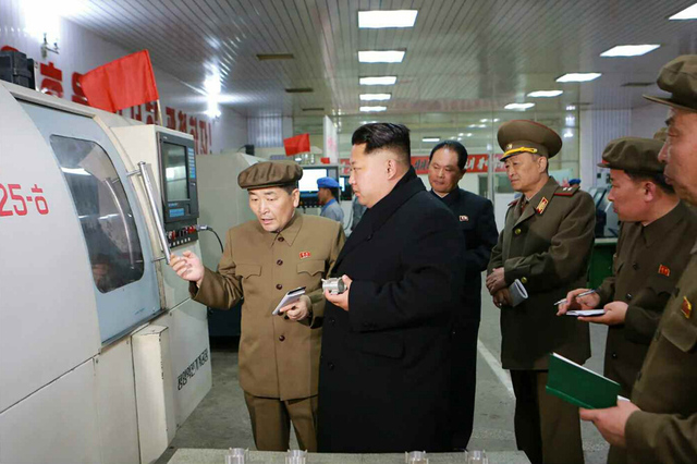 金正恩視察軍用電子設備廠 要求實現國産化