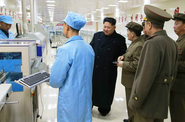 金正恩視察軍用電子設備廠 要求實現國産化