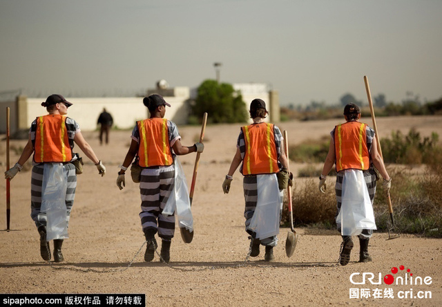 图片故事：引发巨大争议的美国“帐篷城”监狱