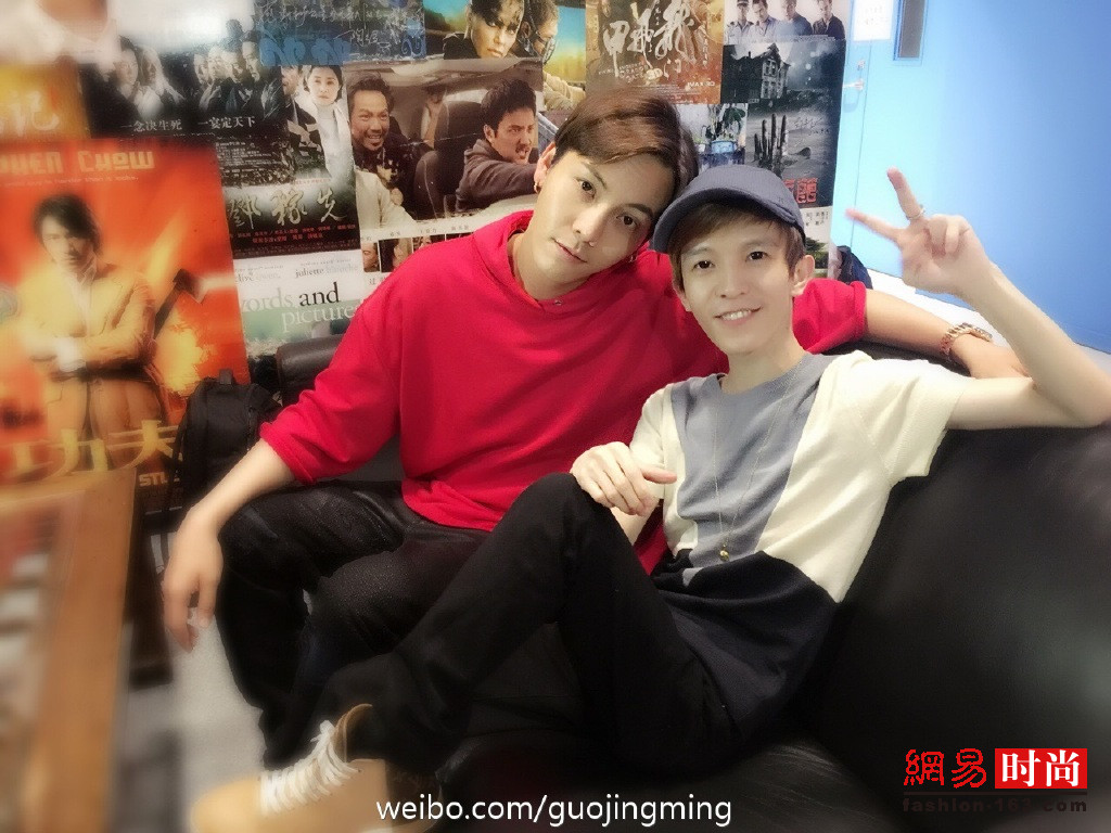 郭敬明才是最懂如何穿衣显高的人！