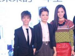 郭敬明才是最懂如何穿衣显高的人！