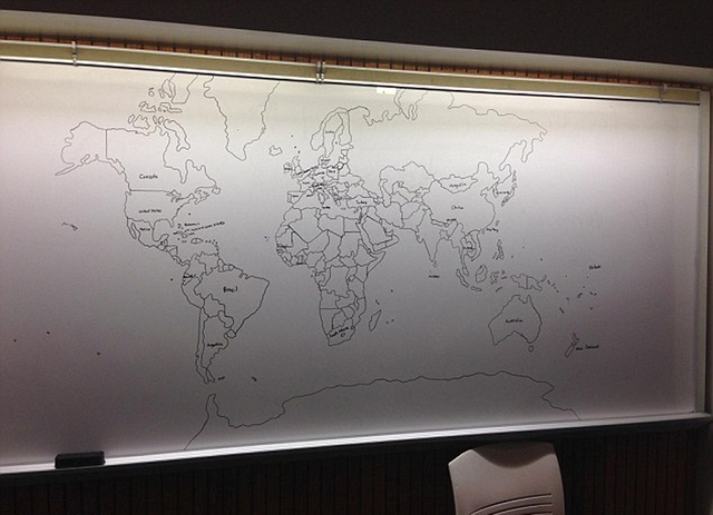 世界地图线描图片