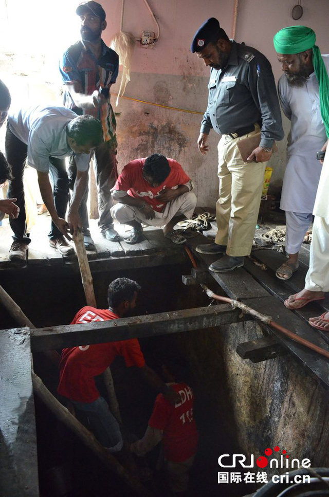 巴基斯坦一腌菜廠化學池中發現7具屍體 包括該廠廠主