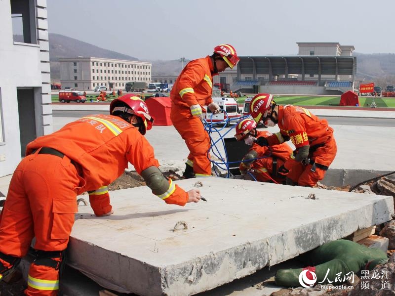 黑龙江省消防救援总队举行跨区域地震救援48小时实战拉动演练（组图）