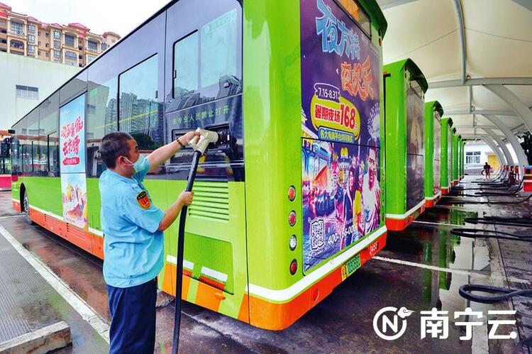 2020年南宁市为民办实事新能源公交车采购项目圆满完成