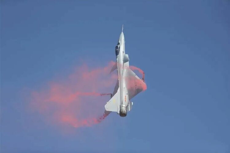 今天是你的生日，人民空军！