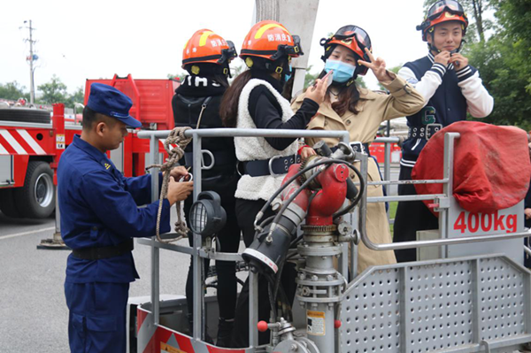 重庆长寿区举行2020年“119消防宣传月”活动