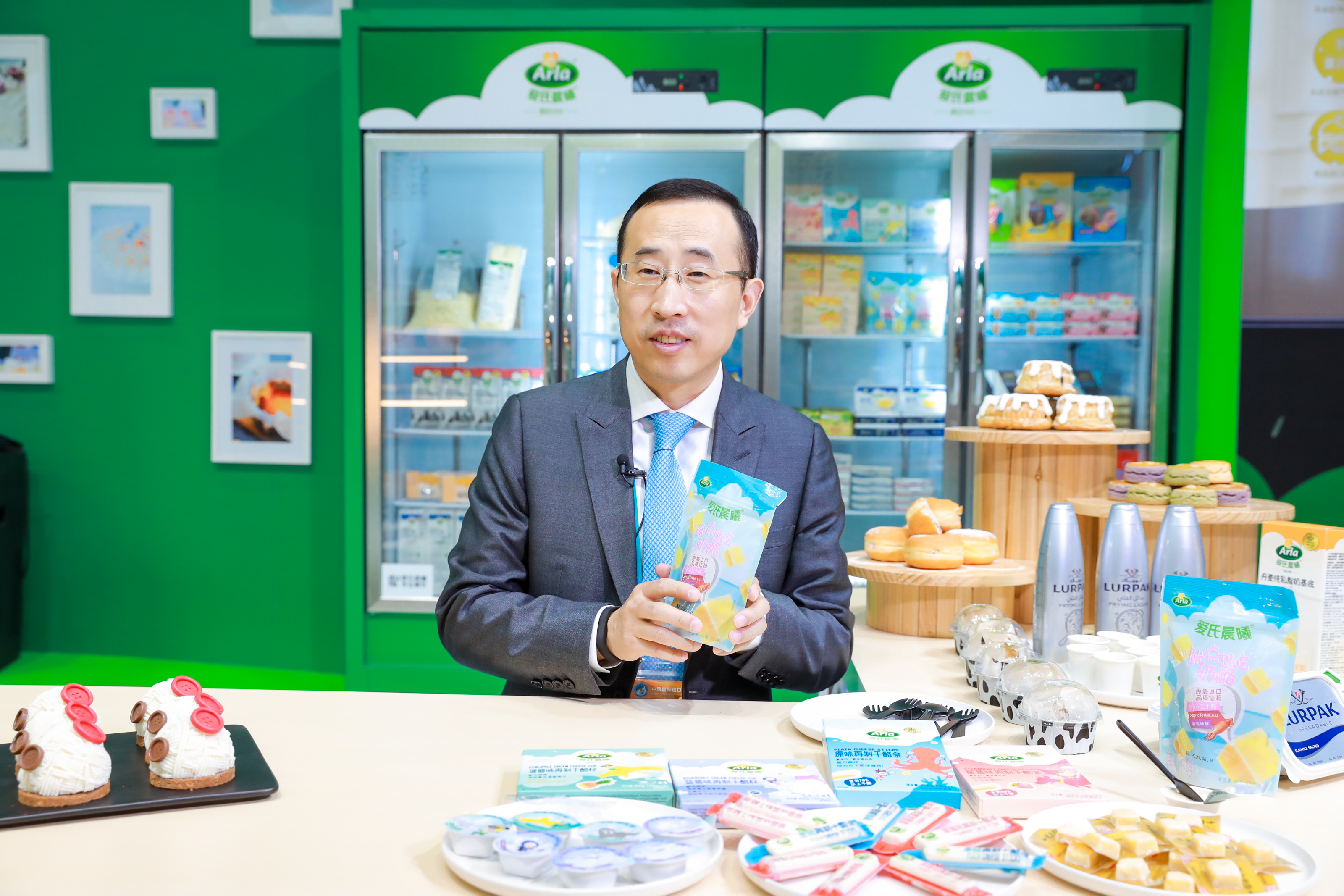 汇聚全球资源 引领高品质生活 蒙牛展示中国乳业高质量发展水平