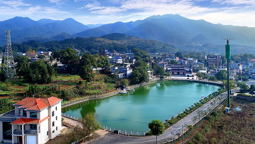 【组图】"看美丽乡村 庆改革开放"系列直播活动:江西东阳村