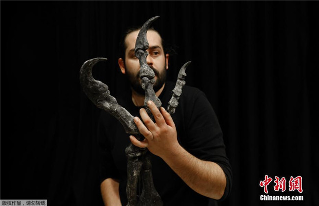 Ana shirya gwajon kasusuwan dabbar allosaurus a kasar Faransa