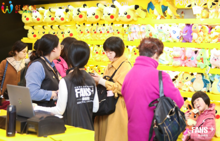 被十万伏特萌力当场“电晕”，阿里鱼派出皮卡丘拍电影闹圣诞