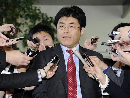 安倍慰问在韩被扣日本记者 韩否认牵涉两国关系