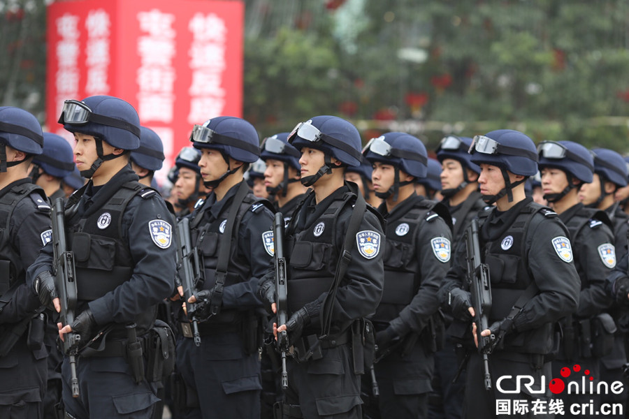 【CRI專稿 圖文】重慶警方啟動全市社會面大巡防【內容頁標題】構建城市安全保障體系 重慶警方啟動全市社會面大巡防