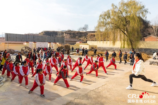 吉利绿跑道乡村少年体育梦想计划走进山西晋中南白小学