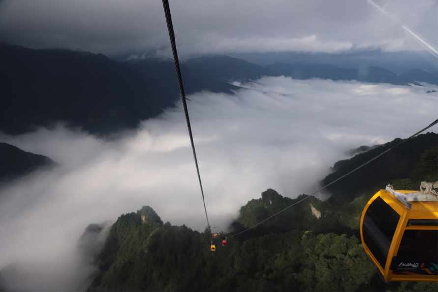 汉中市新闻工作者走山入村开展“走转改”主题采访活动