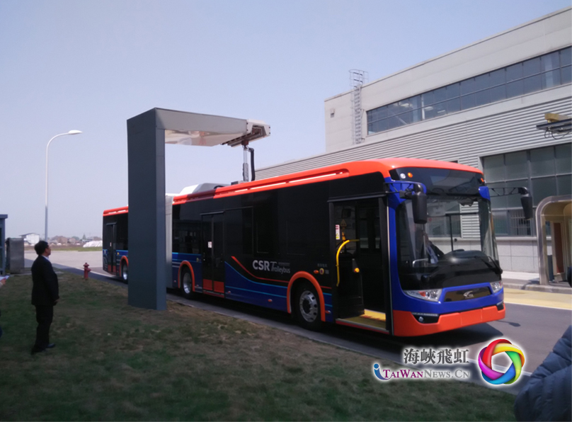 全球首创十秒级闪充超级电容储能式公交车在宁波下线