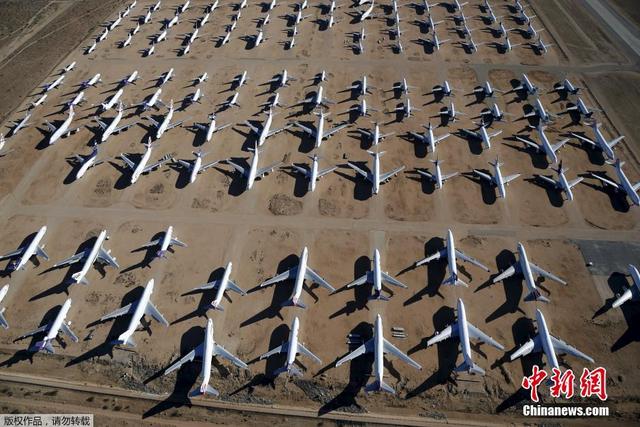 探訪美國加州的飛機墳場 含中國航空公司的老舊客機