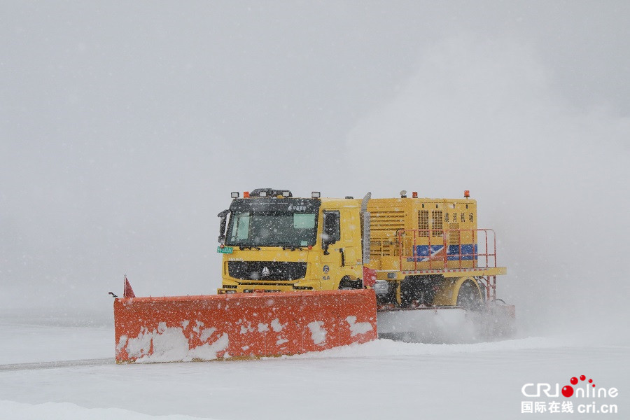 【黑龙江】【供稿】黑龙江漠河：迎来入春最大一场降雪 雪深15厘米