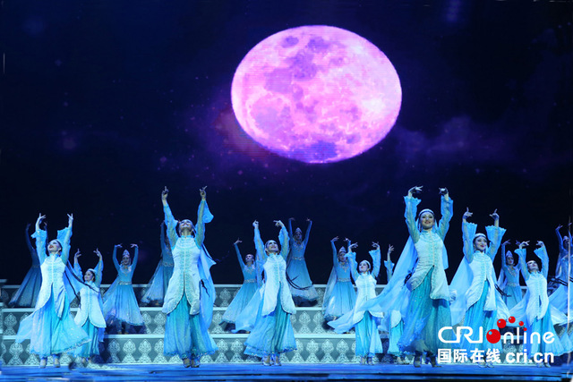 歌舞剧《麦西热甫到我家》在北京上演