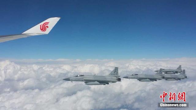 巴基斯坦梟龍戰機為習近平專機護航