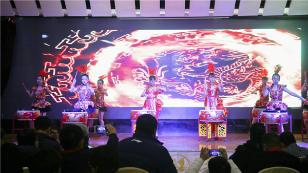 跃马扬鞭奔发展 天道常与追梦人