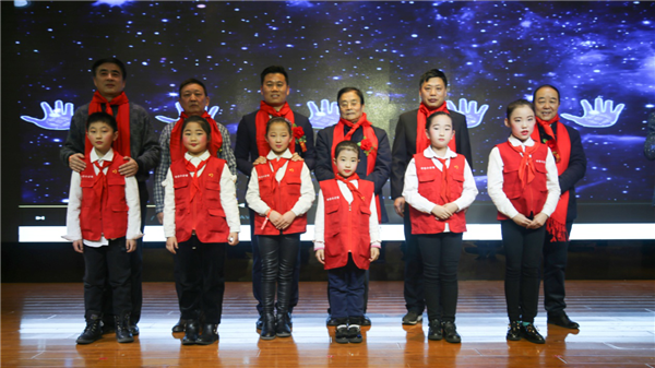 跃马扬鞭奔发展 天道常与追梦人