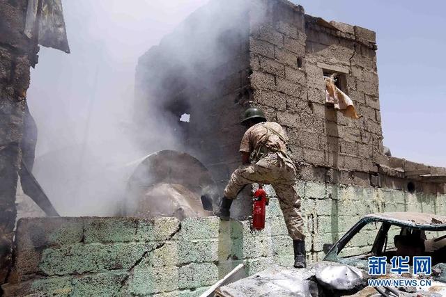 沙特等国空袭也门首都造成至少60人死亡