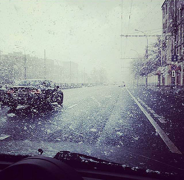 莫斯科4月吹起暴風雪 網友：全球變暖繞道了