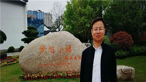 【记者行专题 丝路对话   位置2  显示图在稿件最下方】碑林区委常委、宣传部部长柳春林：“两鸟”理论促进老城区转型发展