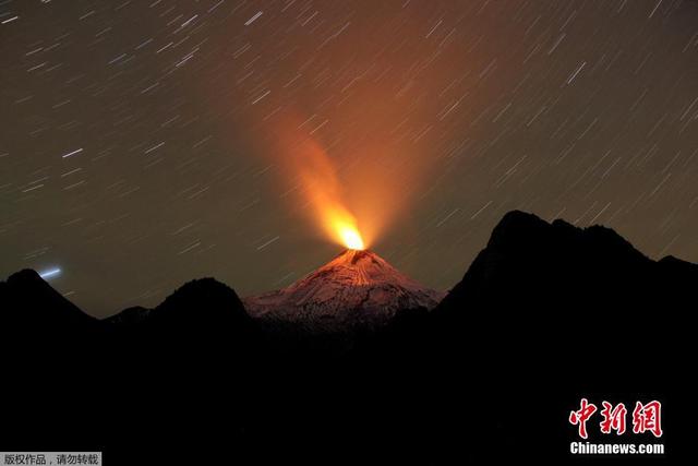 智利維利亞裏卡火山噴發 政府發佈橙色警告