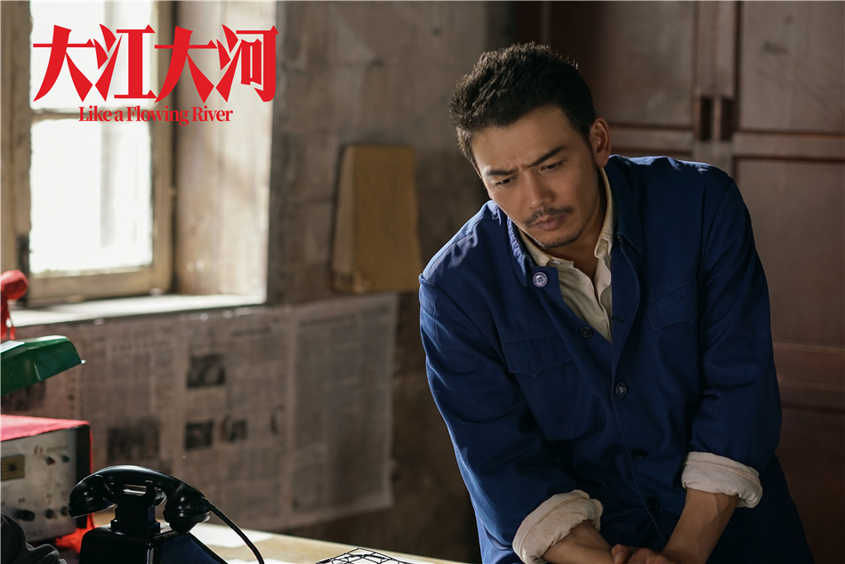 大江大河弄潮青年坚持初心坚韧逐梦