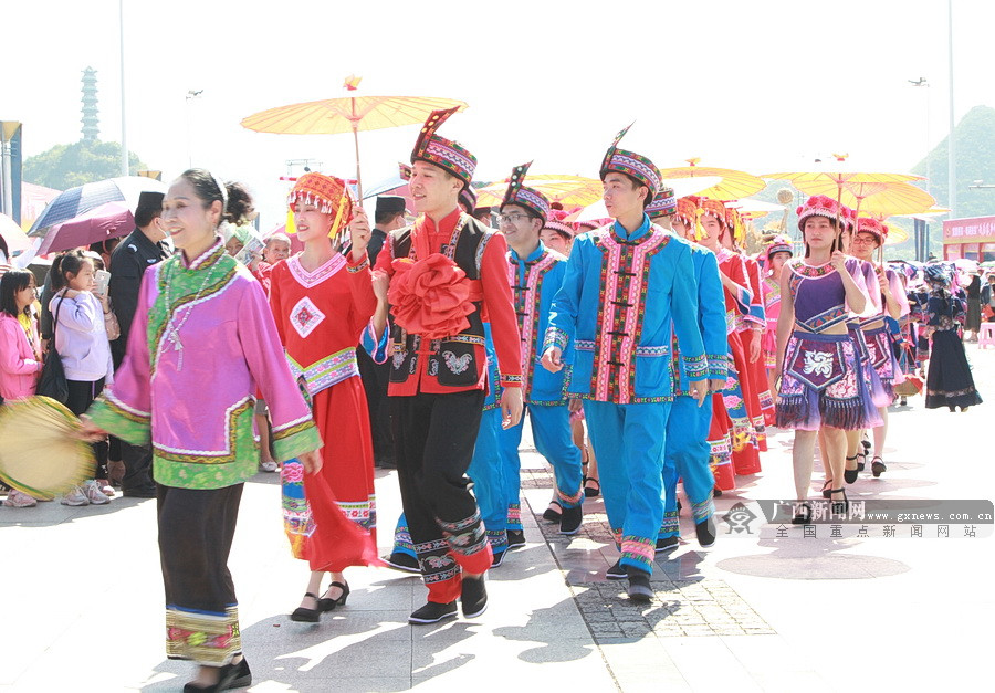 广西罗城举办第四届仫佬族依饭文化旅游节