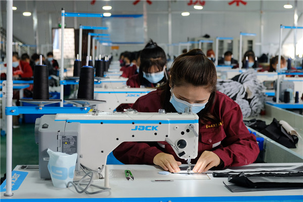 陕西韩城：就业扶贫产业旺 脱贫路上花椒香