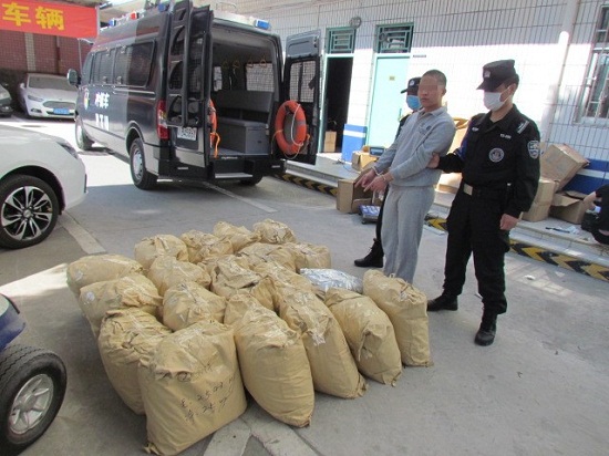 圖片默認標題_fororder_深圳警方成功偵破特大跨境販賣毒品案。圖片由廣東省公安廳提供。