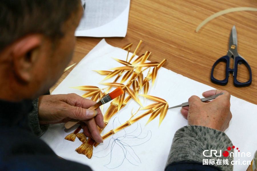 非遗传承人陈振强将麦草画技艺发扬光大