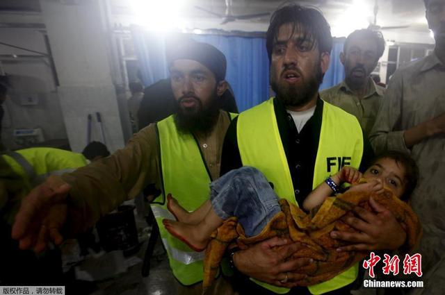 巴基斯坦暴雨引發洪水 致27人喪生150人受傷 巴基斯坦暴雨引發洪水 致27人喪生150人受傷