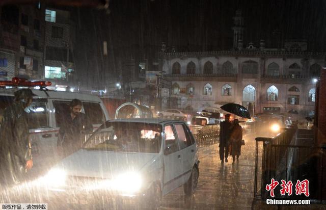 巴基斯坦暴雨引發洪水 致27人喪生150人受傷 巴基斯坦暴雨引發洪水 致27人喪生150人受傷