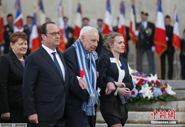 法國總統為同胞獻花 紀念納粹集中營解放70週年